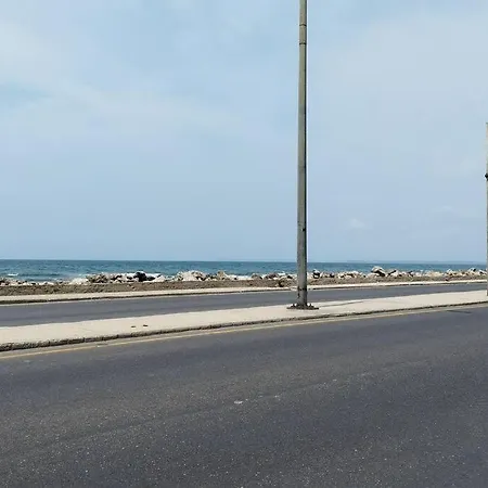 Economico Apartaestudio Edificio Frente A La Playa * Cartagena