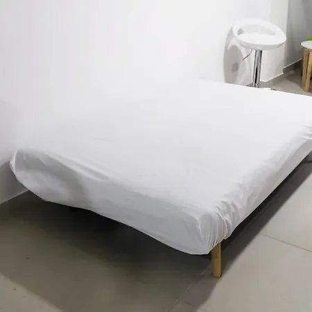 Economico Apartaestudio Edificio Frente A La Playa Cartagena
